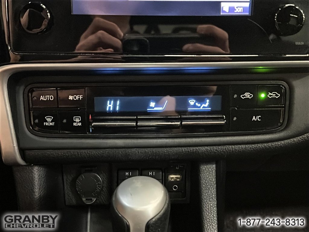 2018 Toyota Corolla CE AUTOMATIQUE in Granby, Quebec - 18 - w1024h768px