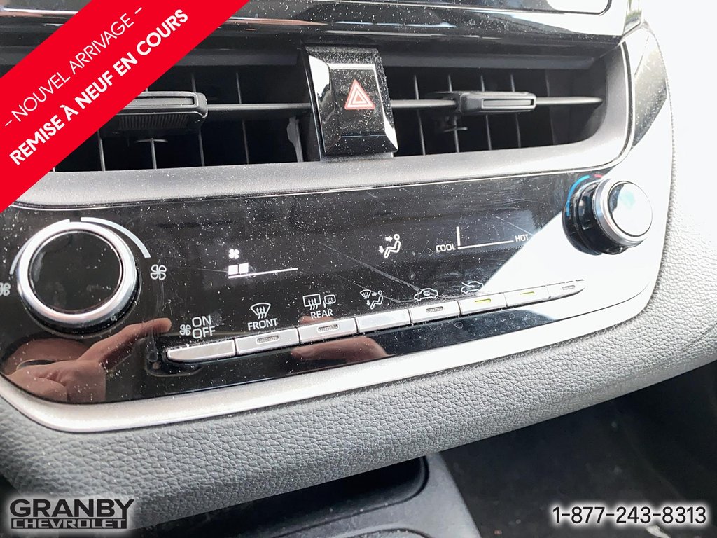 2021 Toyota Corolla in Granby, Quebec - 12 - w1024h768px