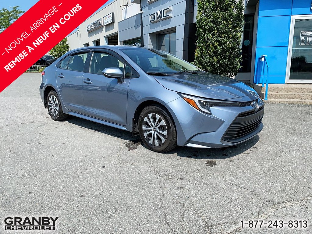 Toyota Corolla  2023 à Granby, Québec - 3 - w1024h768px