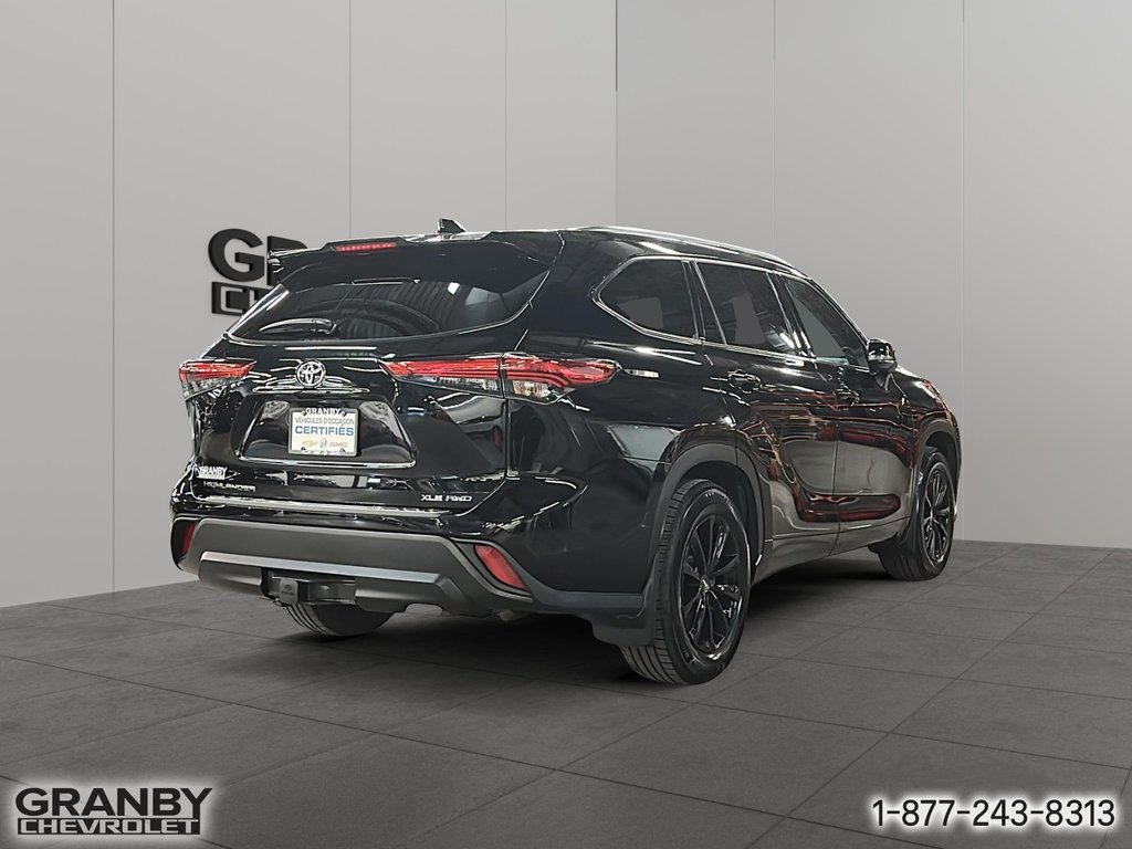 2021 Toyota Highlander XLE AWD in Granby, Quebec - 5 - w1024h768px