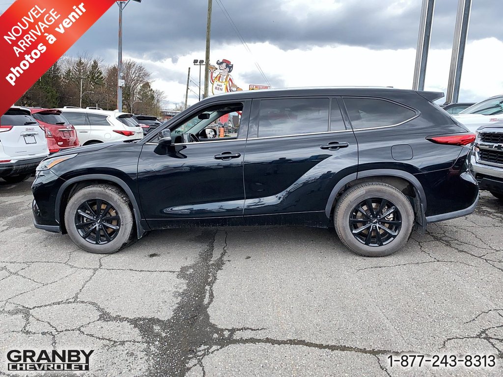 2021 Toyota Highlander XLE AWD in Granby, Quebec - 7 - w1024h768px