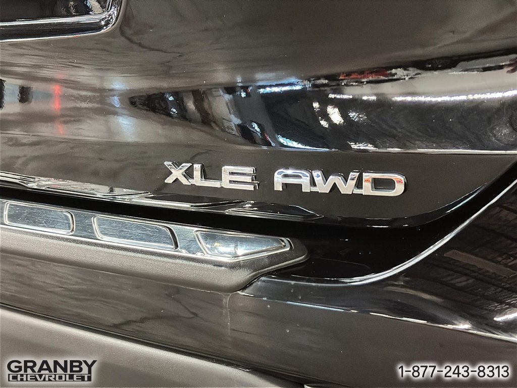 2021 Toyota Highlander XLE AWD in Granby, Quebec - 18 - w1024h768px