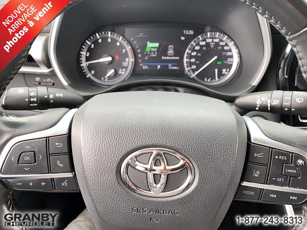 2021 Toyota Highlander XLE AWD in Granby, Quebec - 11 - w1024h768px