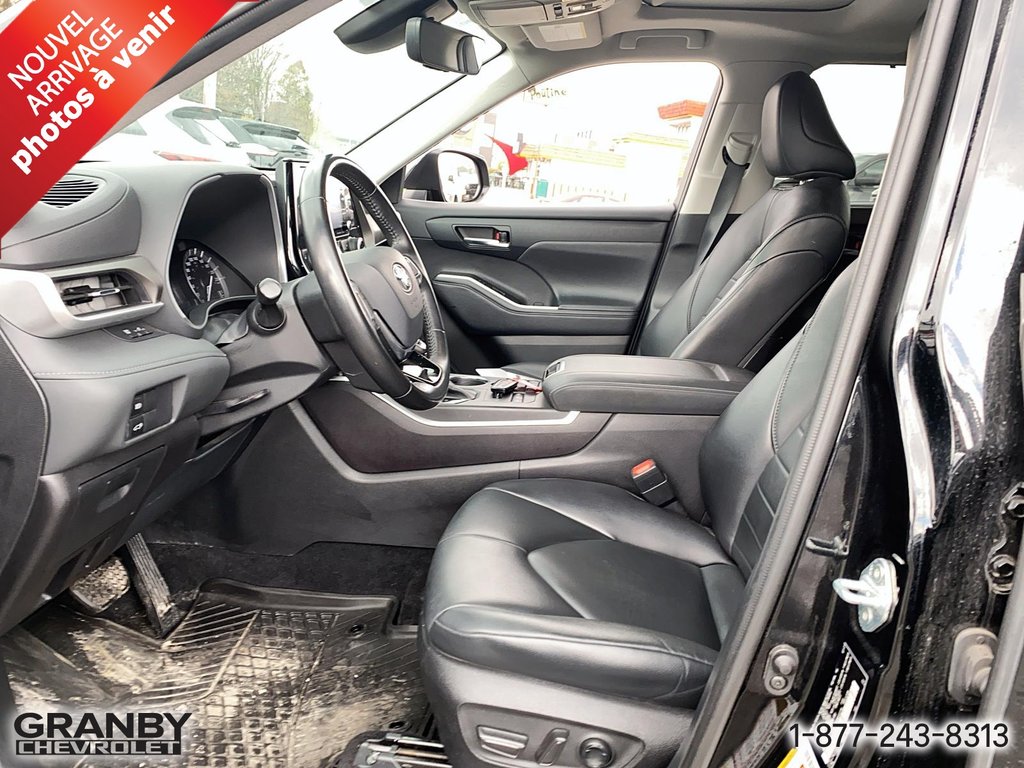 2021 Toyota Highlander XLE AWD in Granby, Quebec - 9 - w1024h768px