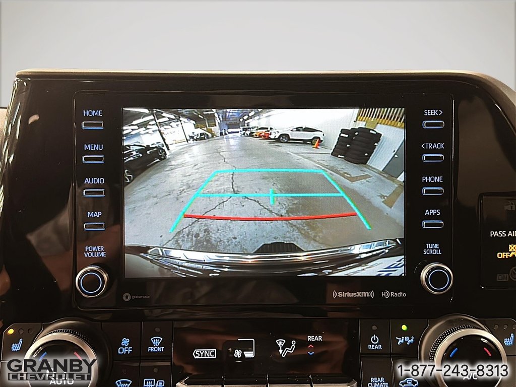 2021 Toyota Highlander XLE AWD in Granby, Quebec - 21 - w1024h768px