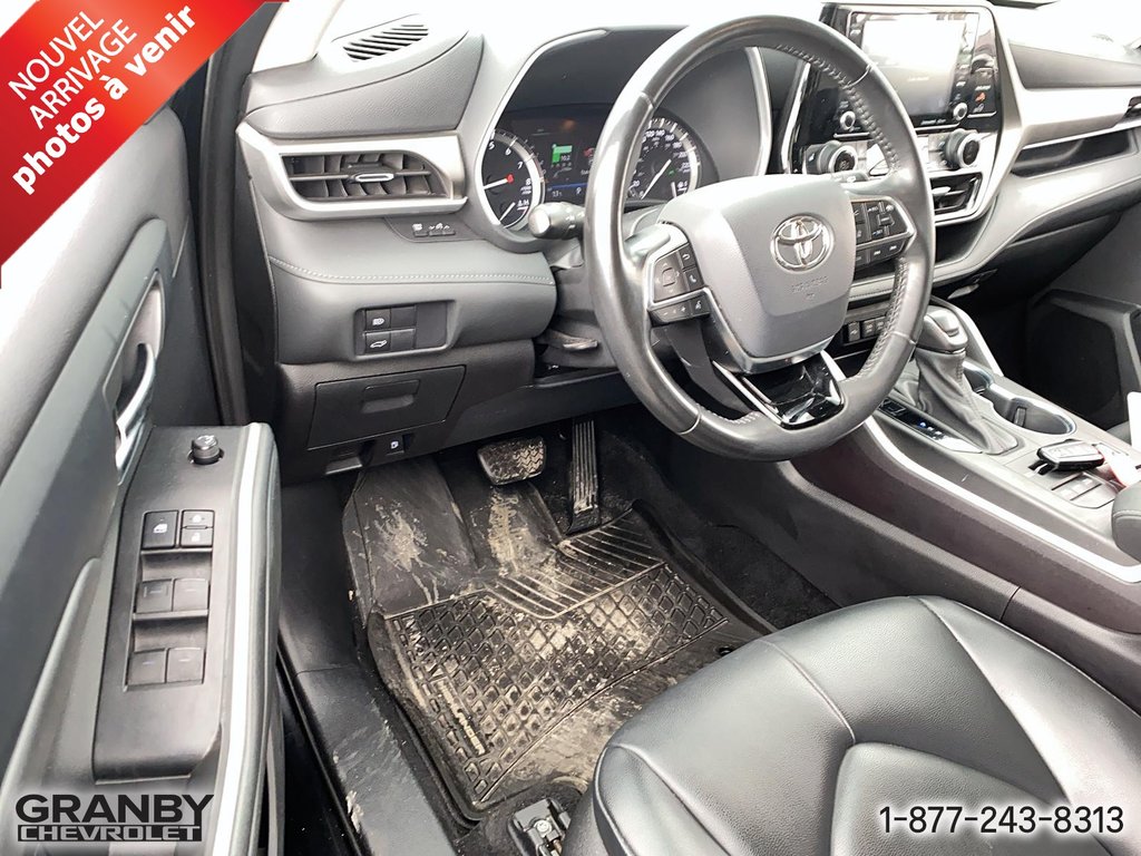2021 Toyota Highlander XLE AWD in Granby, Quebec - 8 - w1024h768px