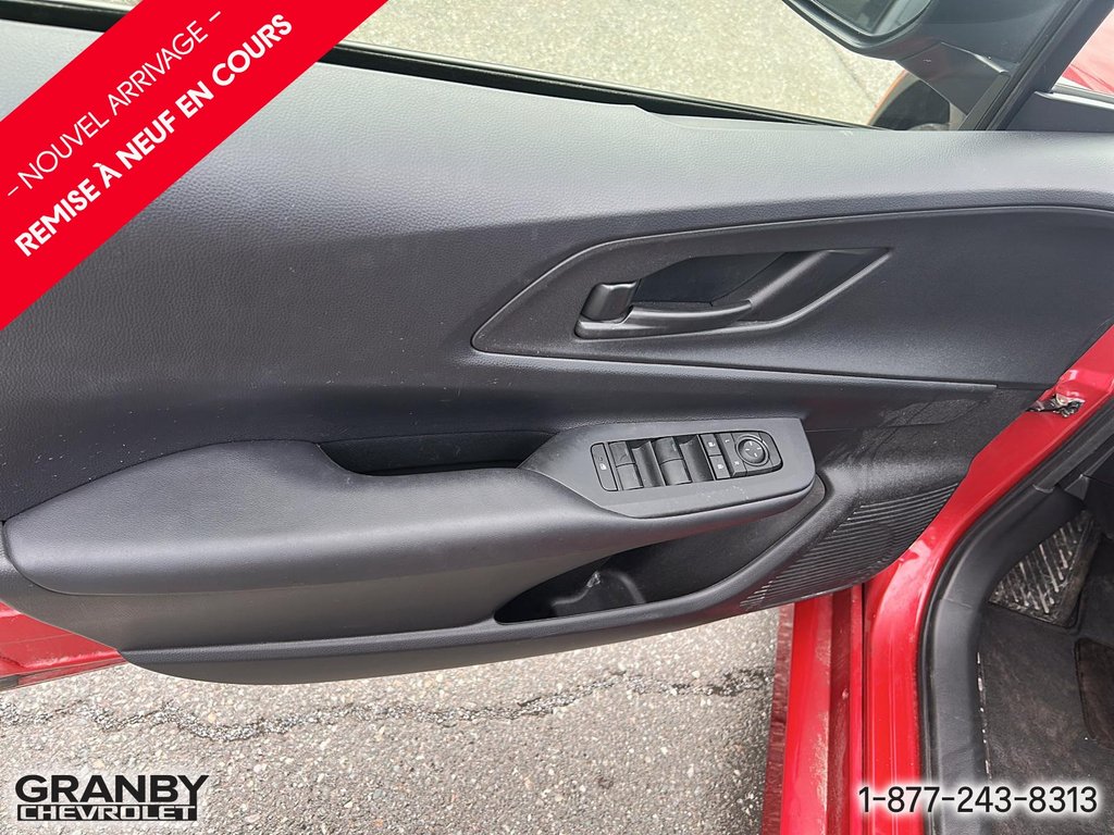 2024 Toyota Prius Prime PTIME SE HYBRIDE in Granby, Quebec - 11 - w1024h768px