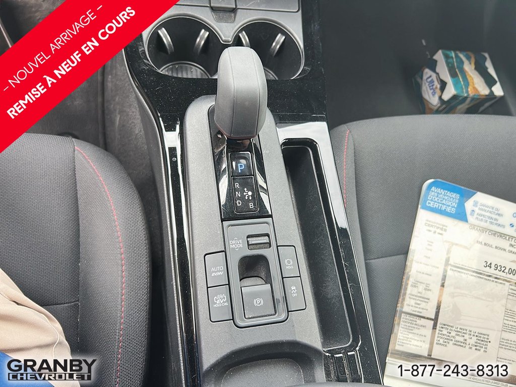 2024 Toyota Prius Prime PTIME SE HYBRIDE in Granby, Quebec - 17 - w1024h768px