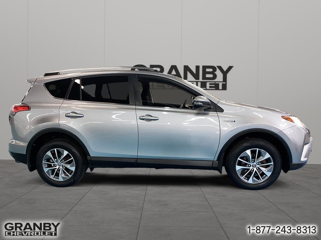 Toyota RAV4 Hybrid Hybride 2017 à Granby, Québec - 4 - w1024h768px