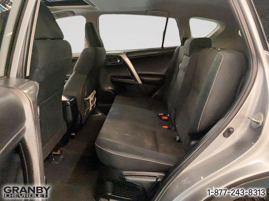 Toyota RAV4 Hybrid Hybride 2017 à Granby, Québec - 12 - w1024h768px