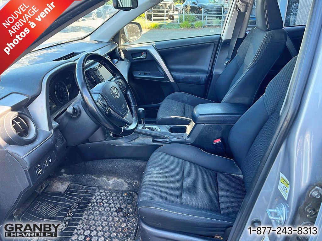Toyota RAV4 Hybrid Hybride 2017 à Granby, Québec - 7 - w1024h768px
