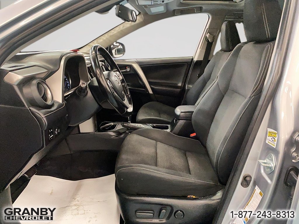 Toyota RAV4 Hybrid Hybride 2017 à Granby, Québec - 11 - w1024h768px