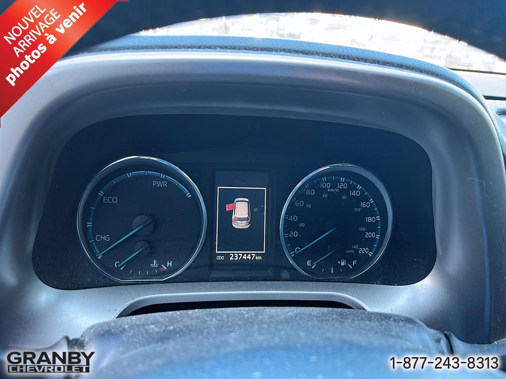 Toyota RAV4 Hybrid Hybride 2017 à Granby, Québec - 8 - w1024h768px