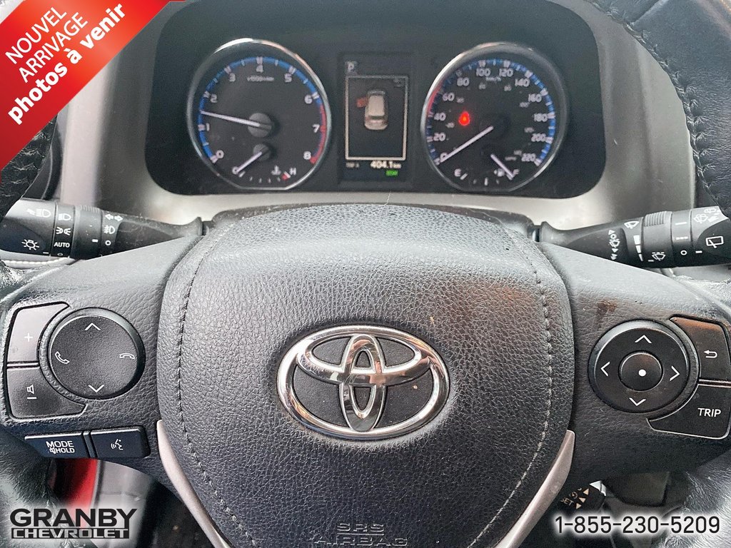 2016 Toyota RAV4 XLE AWD in Granby, Quebec - 6 - w1024h768px