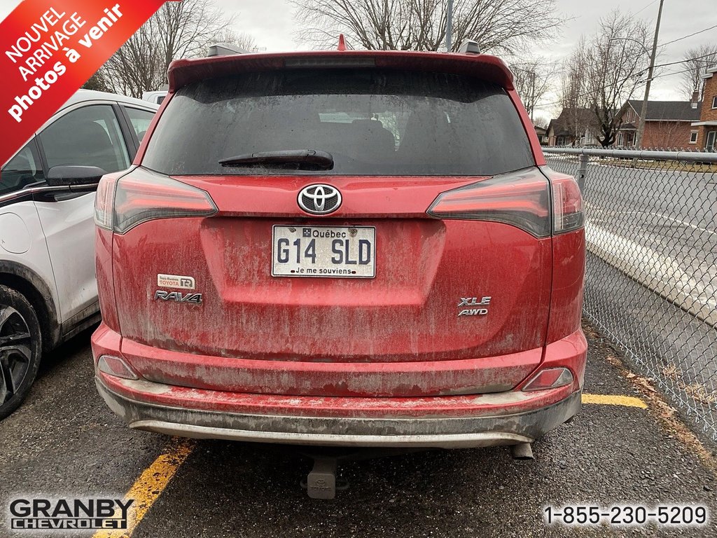 2016 Toyota RAV4 XLE AWD in Granby, Quebec - 2 - w1024h768px