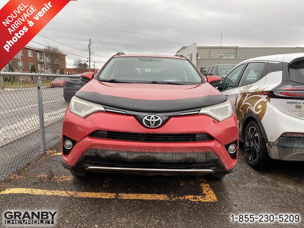 2016 Toyota RAV4 XLE AWD in Granby, Quebec - 1 - w1024h768px