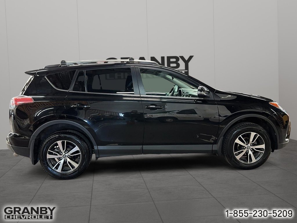 RAV4 LE AWD 2018 à Granby, Québec - 4 - w1024h768px