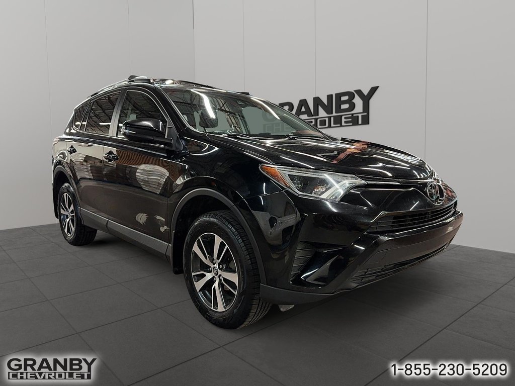 RAV4 LE AWD 2018 à Granby, Québec - 3 - w1024h768px