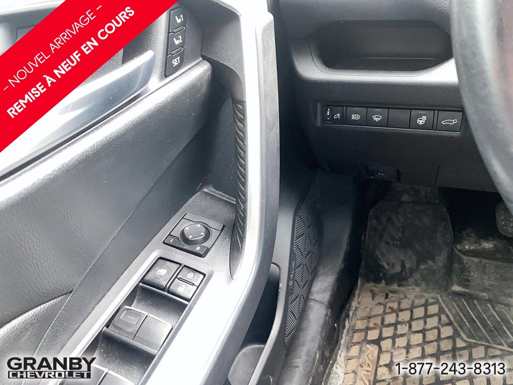 Toyota RAV4  2019 à Granby, Québec - 12 - w1024h768px