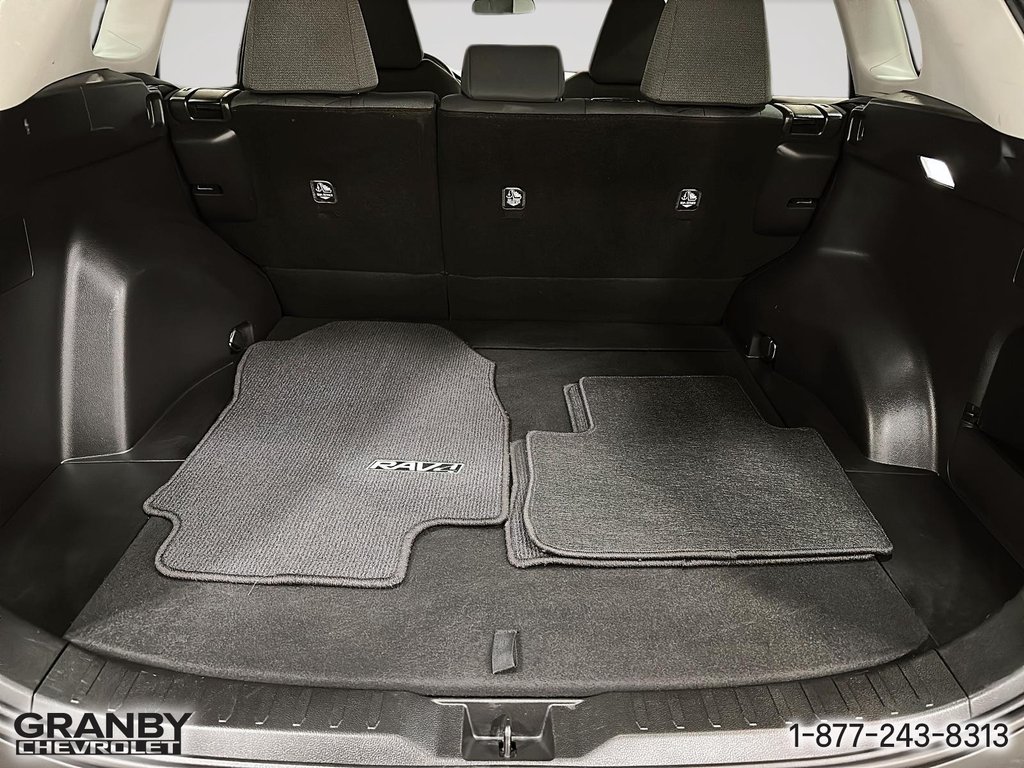 2022 Toyota RAV4 in Granby, Quebec - 9 - w1024h768px