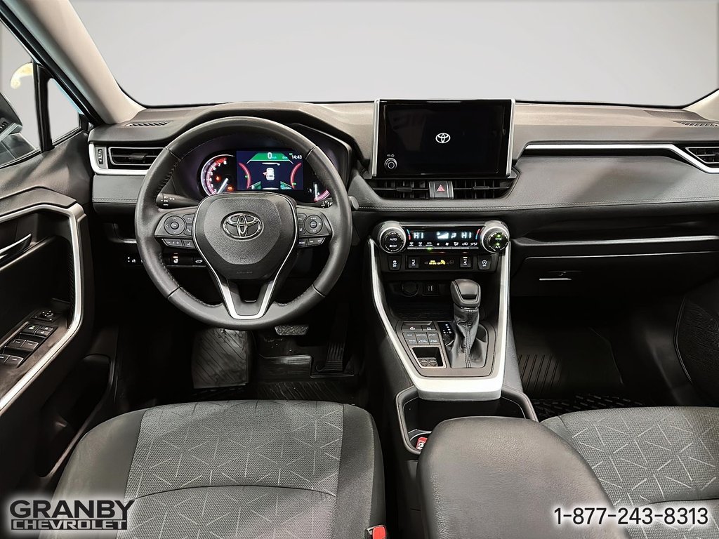 2024 Toyota RAV4 XLE AWD in Granby, Quebec - 13 - w1024h768px