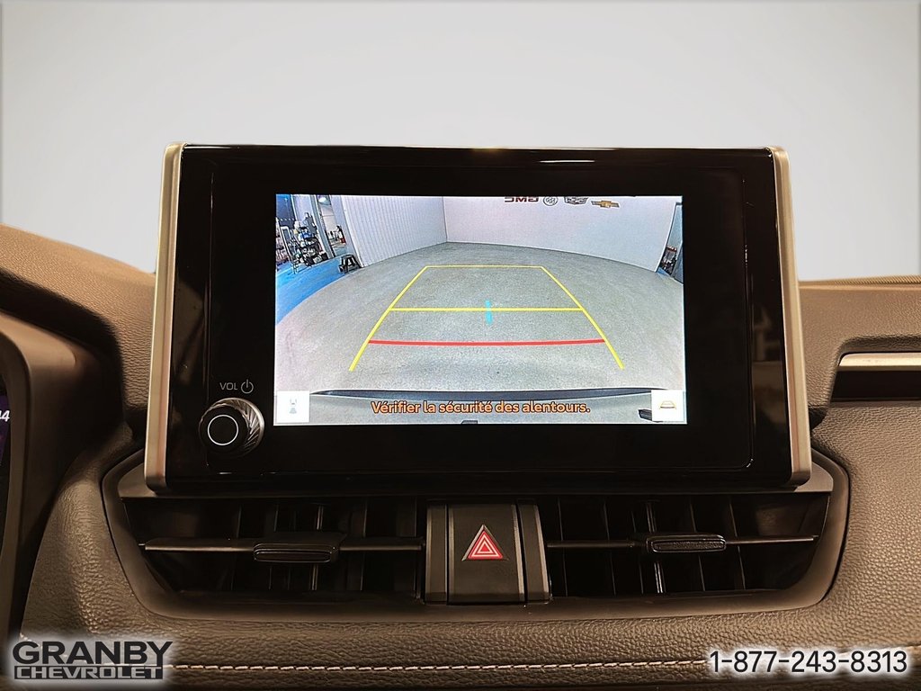 2024 Toyota RAV4 XLE AWD in Granby, Quebec - 23 - w1024h768px