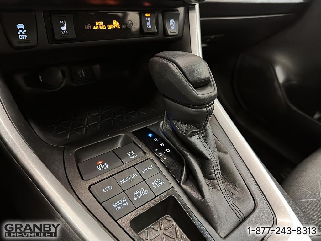2024 Toyota RAV4 XLE AWD in Granby, Quebec - 19 - w1024h768px