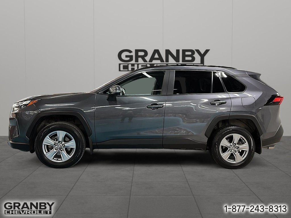 2024 Toyota RAV4 XLE AWD in Granby, Quebec - 8 - w1024h768px