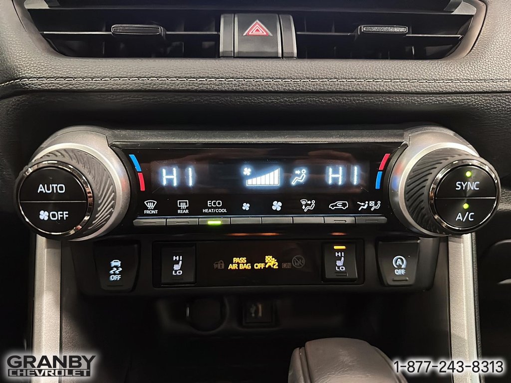 2024 Toyota RAV4 XLE AWD in Granby, Quebec - 18 - w1024h768px
