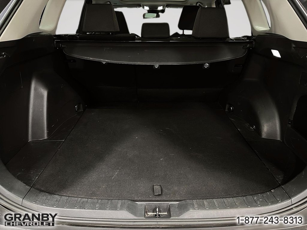 2024 Toyota RAV4 XLE AWD in Granby, Quebec - 9 - w1024h768px