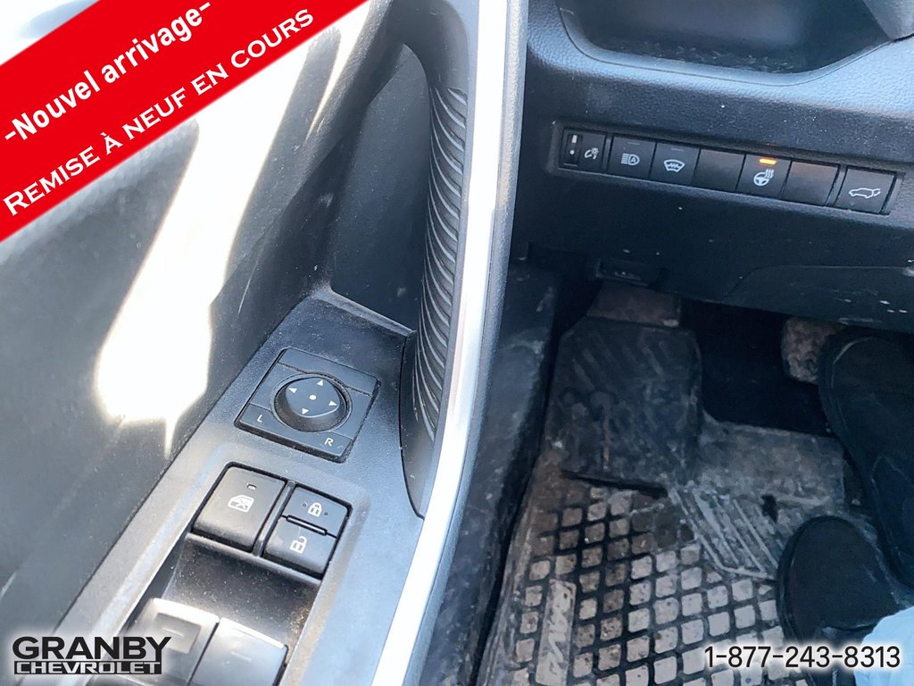2024 Toyota RAV4 in Granby, Quebec - 7 - w1024h768px