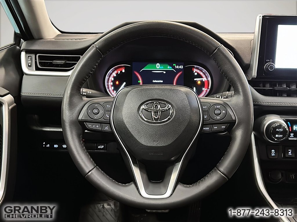 2024 Toyota RAV4 XLE AWD in Granby, Quebec - 16 - w1024h768px