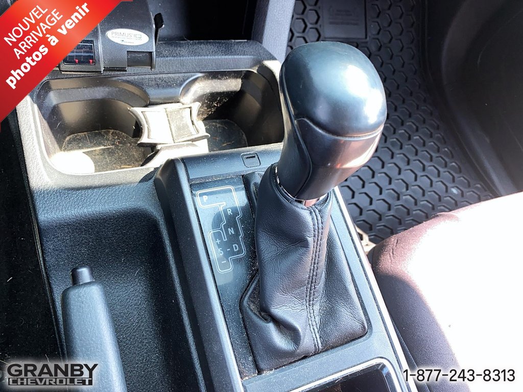 2017 Toyota Tacoma Cab double boite standard in Granby, Quebec - 11 - w1024h768px