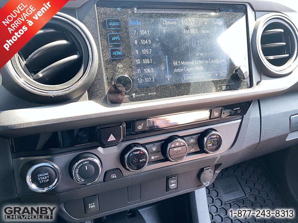 2017 Toyota Tacoma Cab double boite standard in Granby, Quebec - 10 - w1024h768px