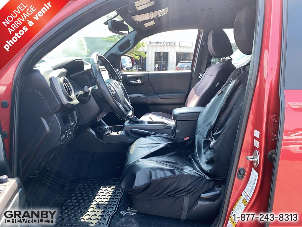 2017 Toyota Tacoma Cab double boite standard in Granby, Quebec - 8 - w1024h768px