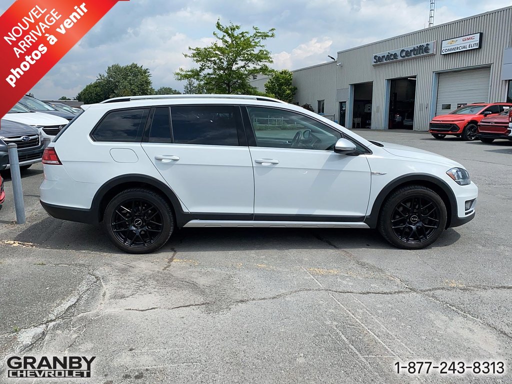 2019 Volkswagen GOLF ALLTRACK in Granby, Quebec - 2 - w1024h768px