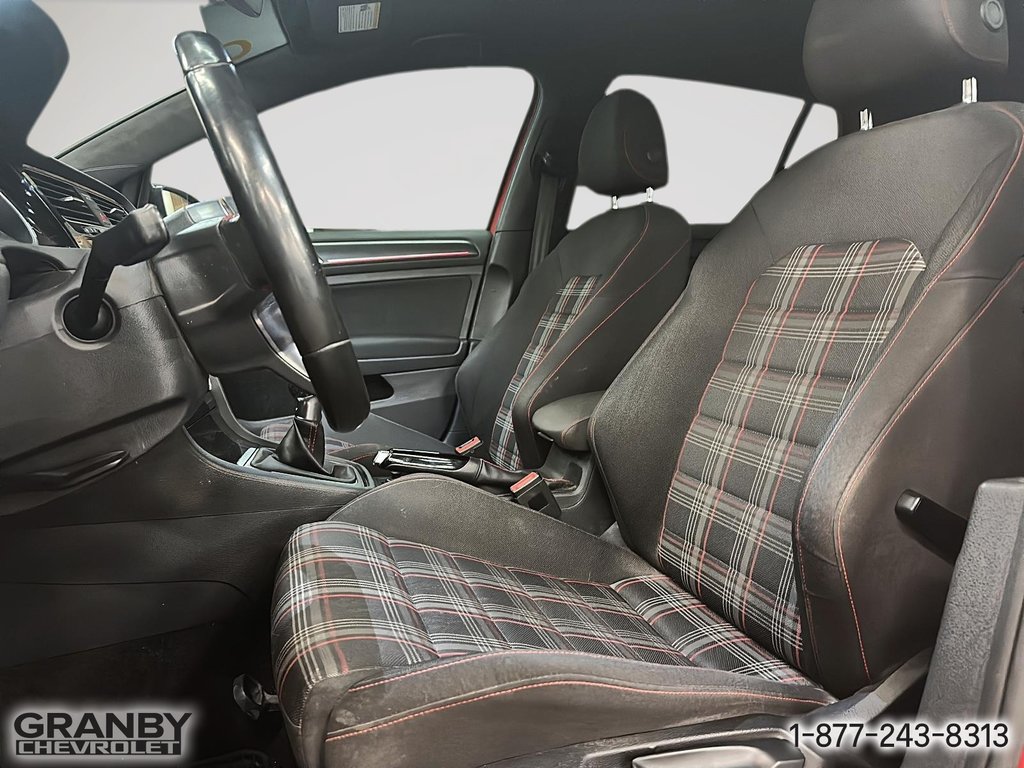 2018 Volkswagen Golf GTI in Granby, Quebec - 12 - w1024h768px