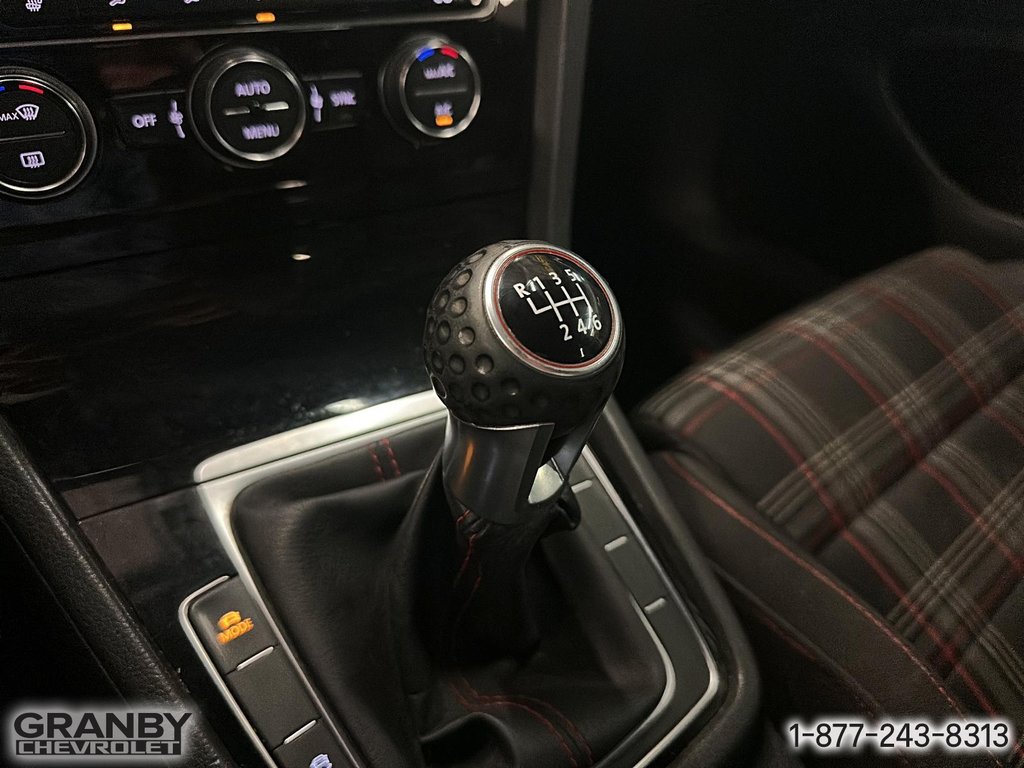 2018 Volkswagen Golf GTI in Granby, Quebec - 18 - w1024h768px