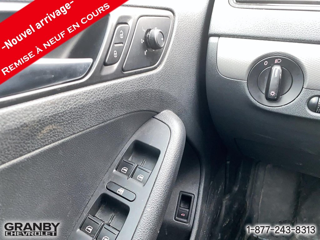 2017 Volkswagen Jetta Sedan in Granby, Quebec - 12 - w1024h768px