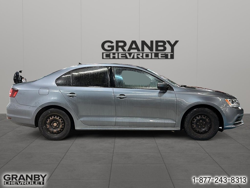 2017 Volkswagen Jetta Sedan Trendline + vendu tel quel sans garanties in Granby, Quebec - 4 - w1024h768px