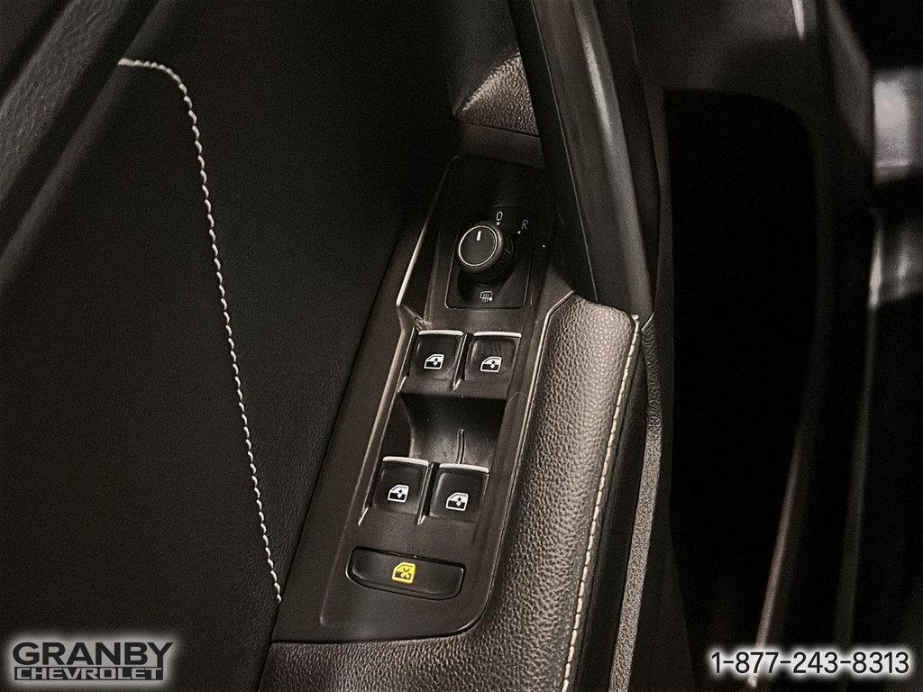 Volkswagen Tiguan Comfortline R-Line Black Edition 2022 à Granby, Québec - 14 - w1024h768px