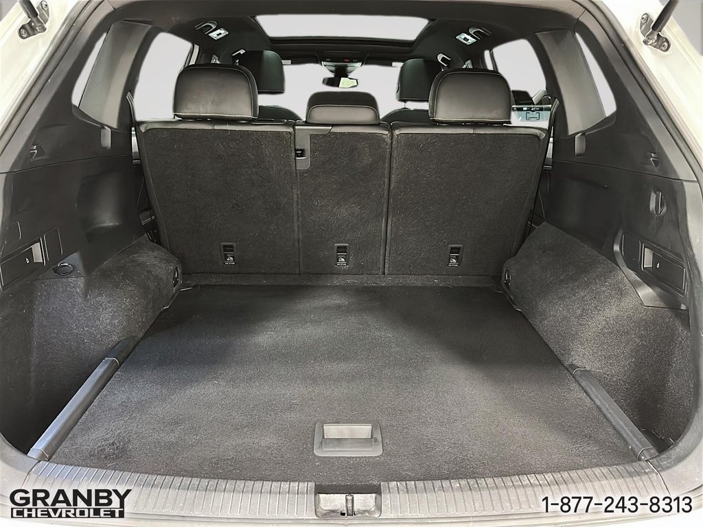 Volkswagen Tiguan Comfortline R-Line Black Edition 2022 à Granby, Québec - 9 - w1024h768px