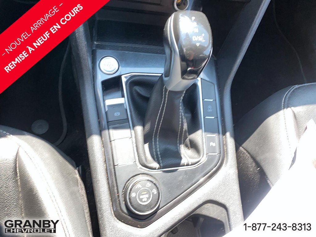 Volkswagen Tiguan Comfortline R-Line Black Edition 2023 à Granby, Québec - 17 - w1024h768px