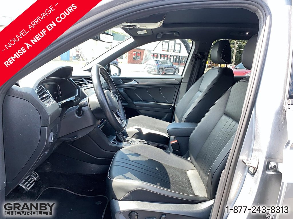 Volkswagen Tiguan Comfortline R-Line Black Edition 2023 à Granby, Québec - 11 - w1024h768px