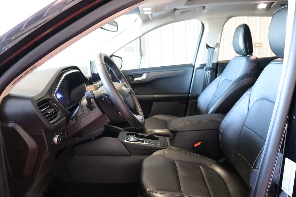 2020 Ford Escape Titanium in Sault Ste. Marie, Ontario - 11 - w1024h768px