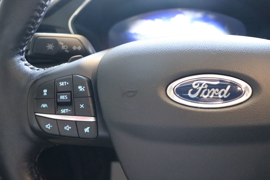2020 Ford Escape Titanium in Sault Ste. Marie, Ontario - 14 - w1024h768px