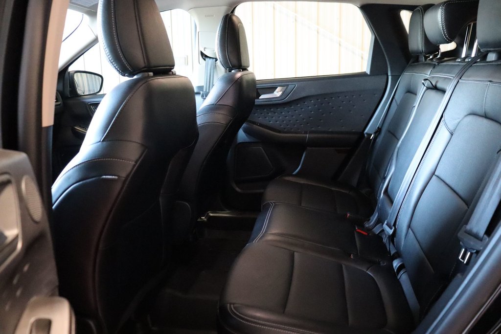 2020 Ford Escape Titanium in Sault Ste. Marie, Ontario - 12 - w1024h768px