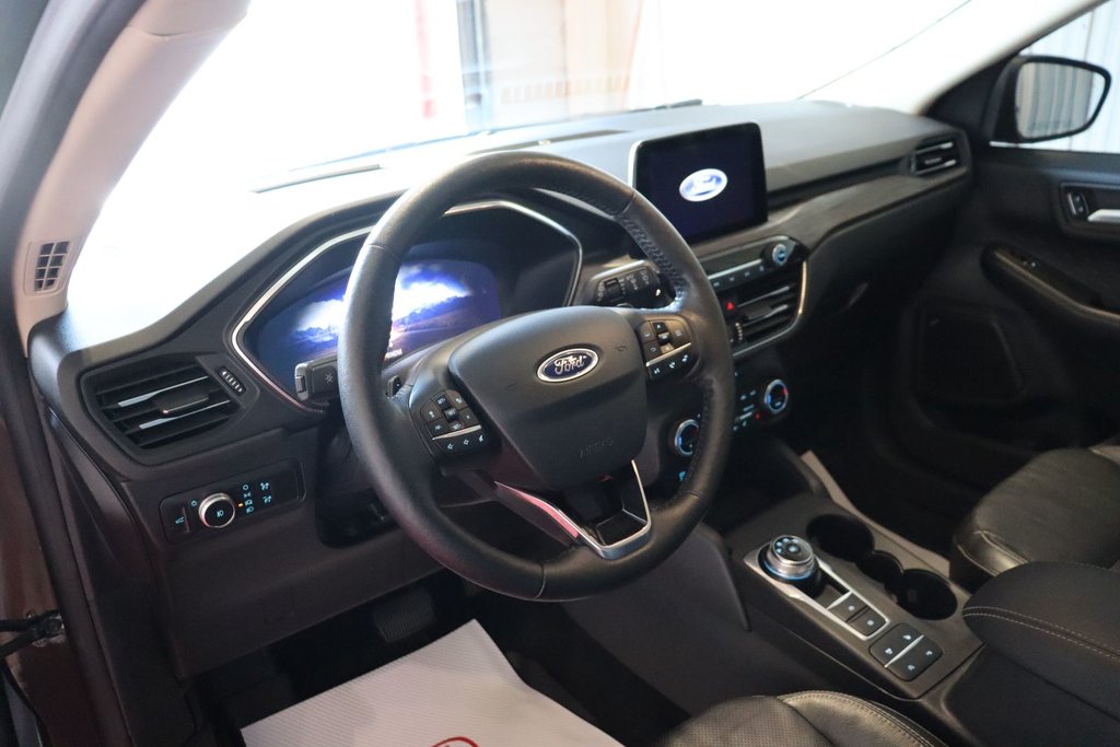 2020 Ford Escape Titanium in Sault Ste. Marie, Ontario - 9 - w1024h768px