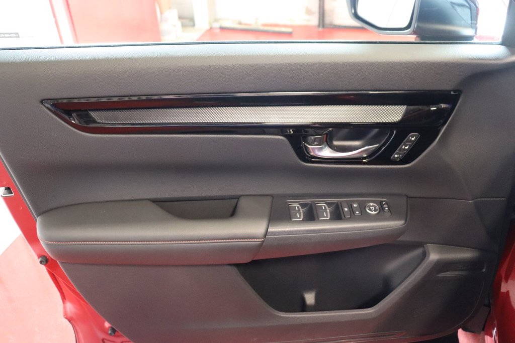 2024 Honda CR-V Hybrid Touring in Sault Ste. Marie, Ontario - 18 - w1024h768px