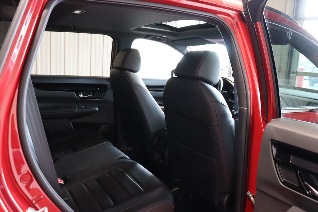 2024 Honda CR-V Hybrid Touring in Sault Ste. Marie, Ontario - 12 - w1024h768px